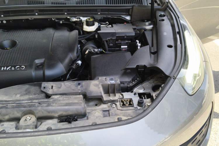 Used Lynk & Co 02 2022 2.0T DCT Shine Pro Engine Bay Left