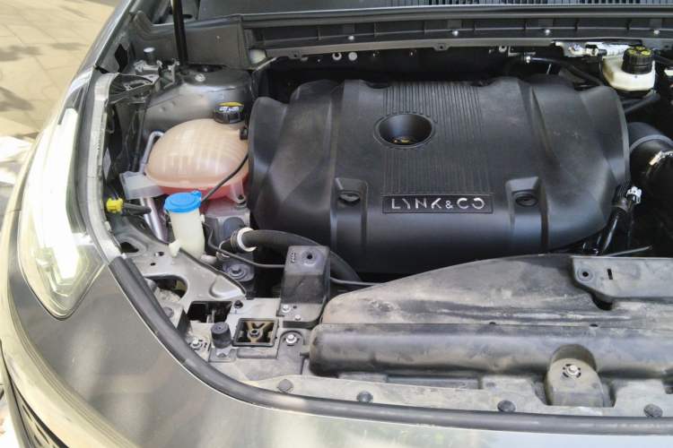 Used Lynk & Co 02 2022 2.0T DCT Shine Pro Engine Bay Right