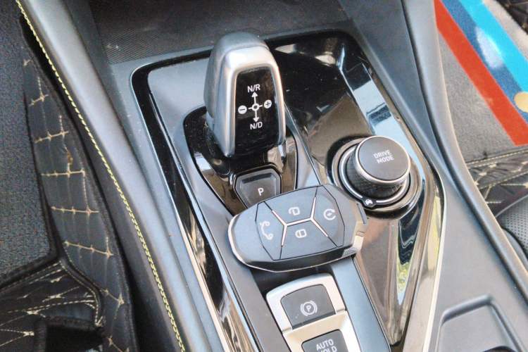 Used Lynk & Co 02 2022 2.0T DCT Shine Pro Gear Lever