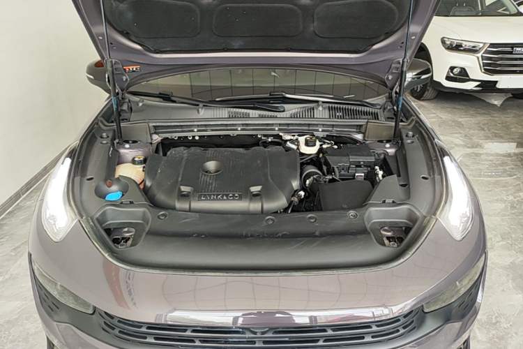 Used Lynk & Co 02 2022 2.0T DCT Shine Pro Engine Bay