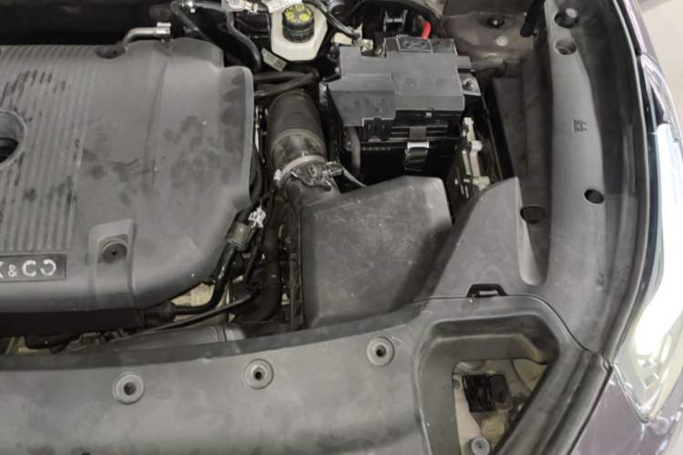 Used Lynk & Co 02 2022 2.0T DCT Shine Pro Engine Bay Left