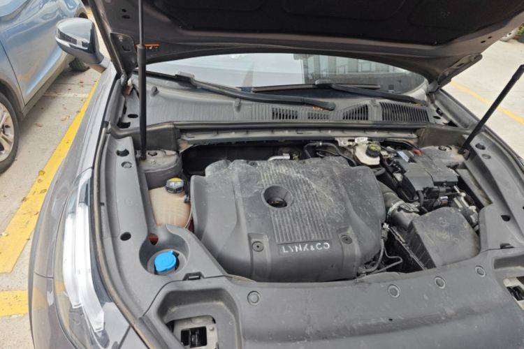 Used Lynk & Co 02 2022 2.0T DCT Shine Pro Engine Bay Right