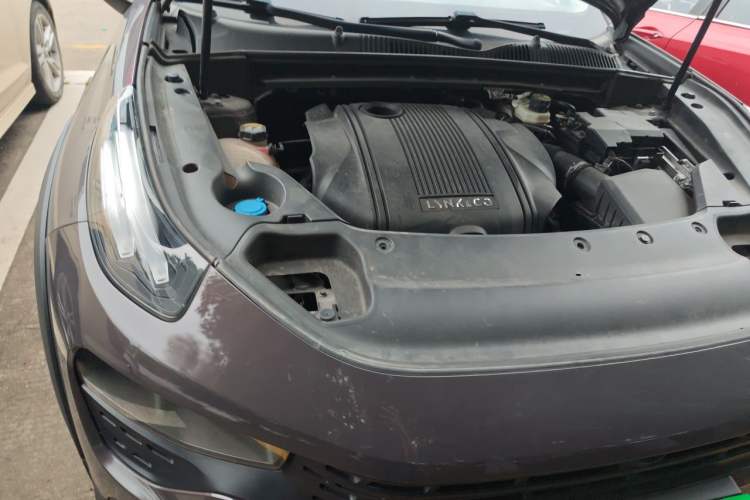 Used Lynk & Co 02 2022 1.5T DCT Shine Pro Engine Bay Right