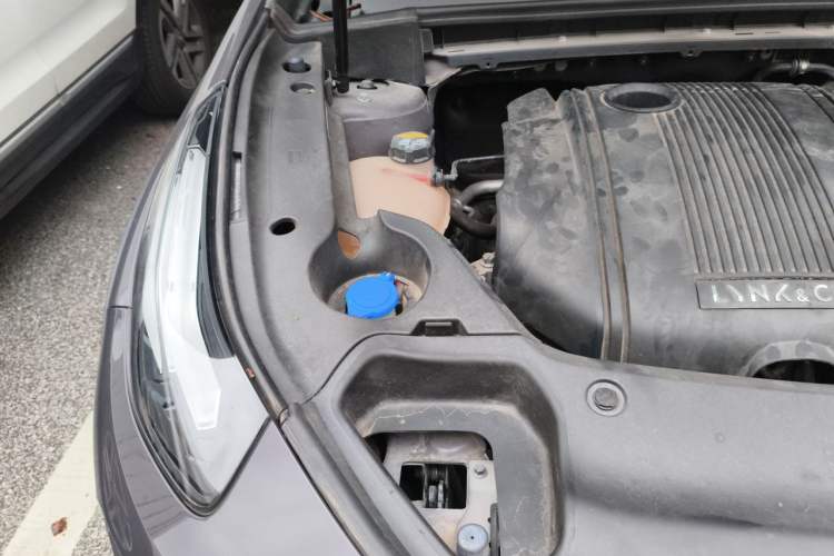 Used Lynk & Co 02 2022 1.5T DCT Shine Pro Engine Bay Right