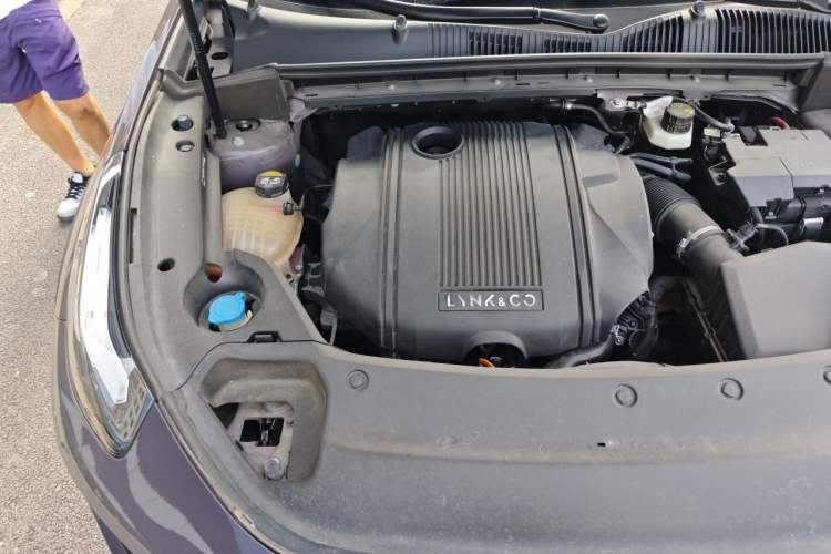 Used Lynk & Co 02 2022 1.5T DCT Shine Pro Engine Bay Right