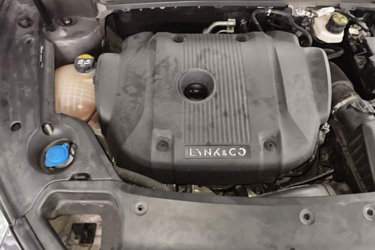 Used Lynk & Co 02 2022 2.0T DCT Shine Pro Engine Bay Right