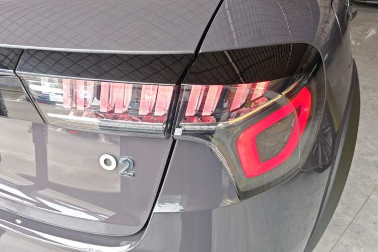Used Lynk & Co 02 2022 1.5T DCT Shine Plus Exterior 3