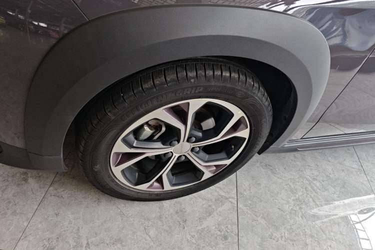 Used Lynk & Co 02 2022 1.5T DCT Shine Plus Exterior 4