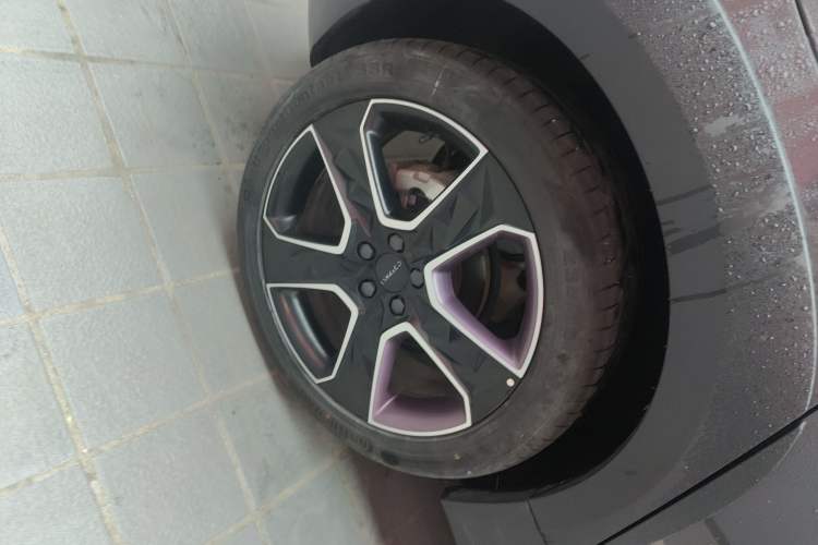Used Lynk & Co 02 2022 2.0T DCT Shine Pro Exterior 5