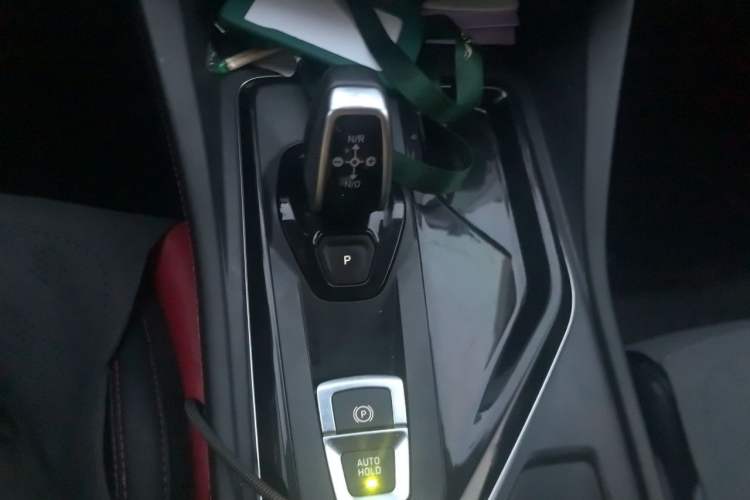 Used Lynk & Co 02 2022 1.5T DCT Shine Pro Gear Lever