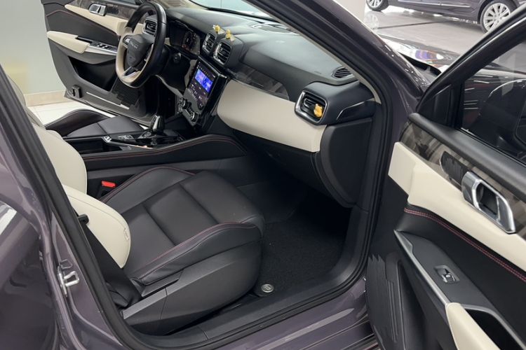 Used Lynk & Co 02 2022 1.5T DCT Shine Plus Interior 2