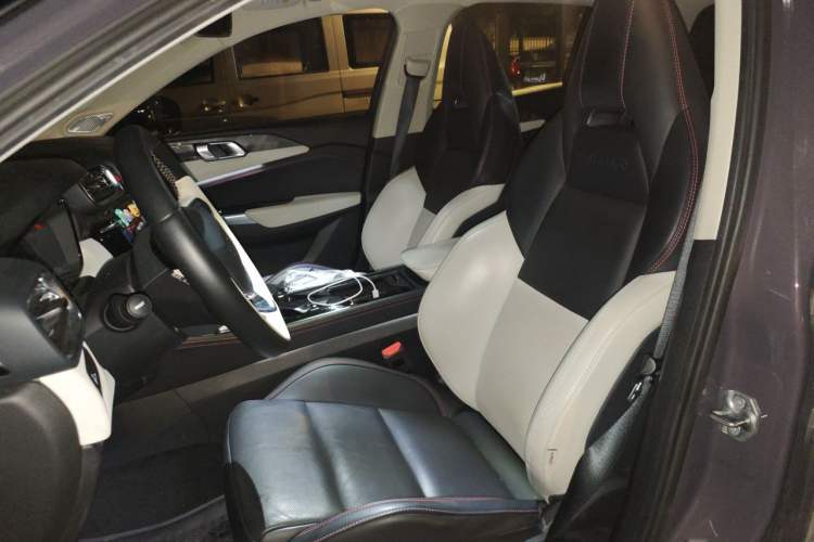 Used Lynk & Co 02 2022 2.0T DCT Shine Pro Left Front Seat