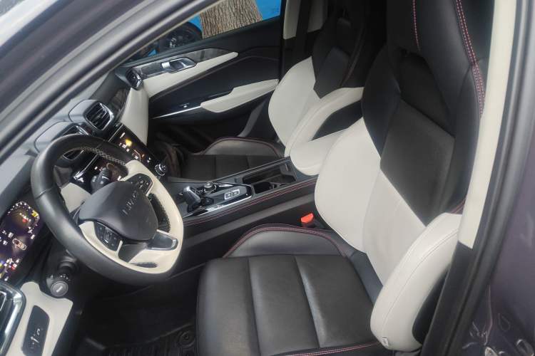 Used Lynk & Co 02 2022 2.0T DCT Shine Pro Left Front Seat