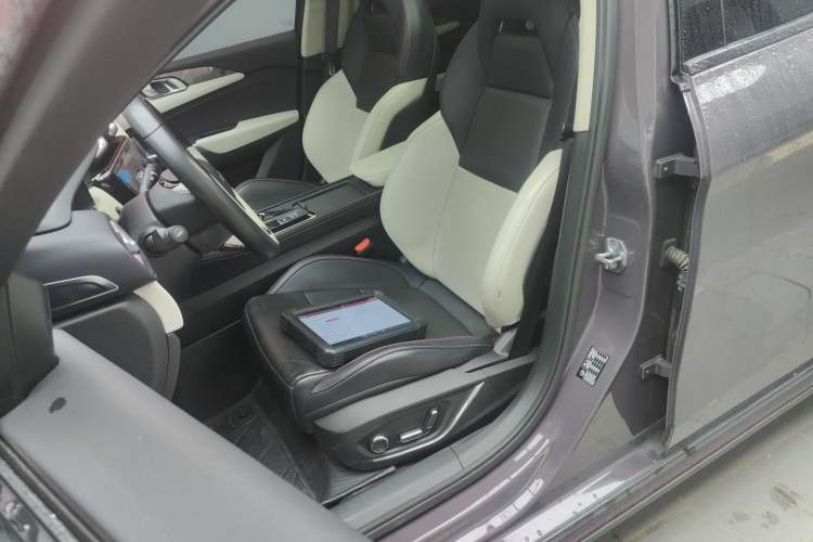 Used Lynk & Co 02 2022 2.0T DCT Shine Pro Left Front Seat