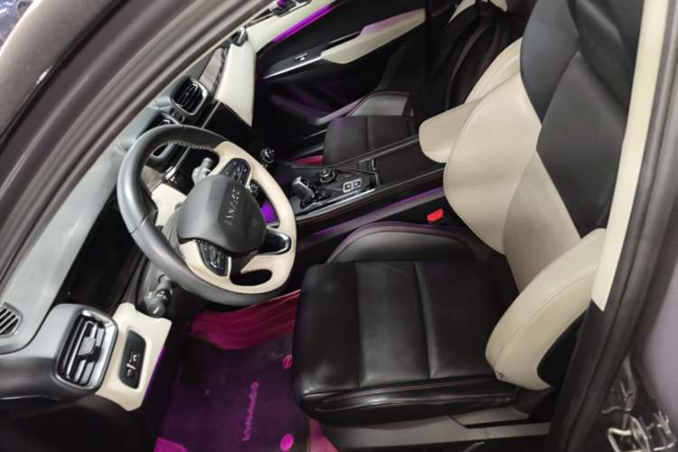 Used Lynk & Co 02 2022 2.0T DCT Shine Pro Left Front Seat