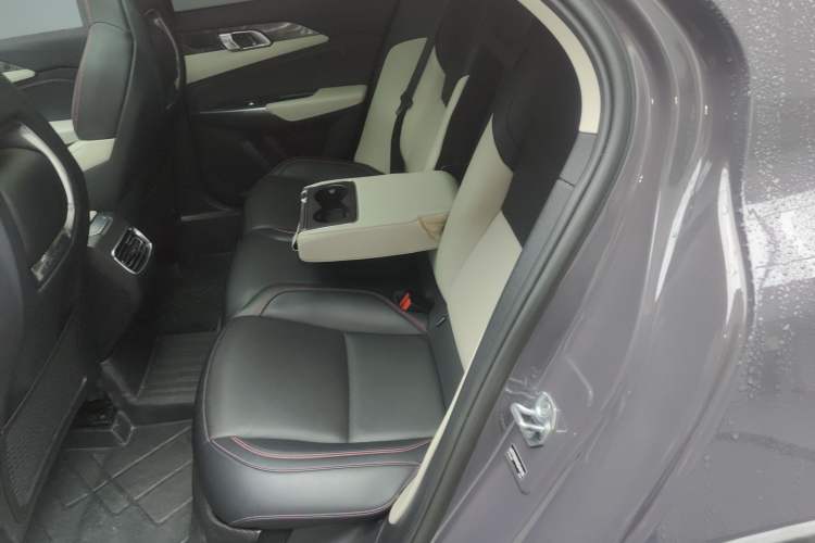 Used Lynk & Co 02 2022 2.0T DCT Shine Pro Left Rear Seat