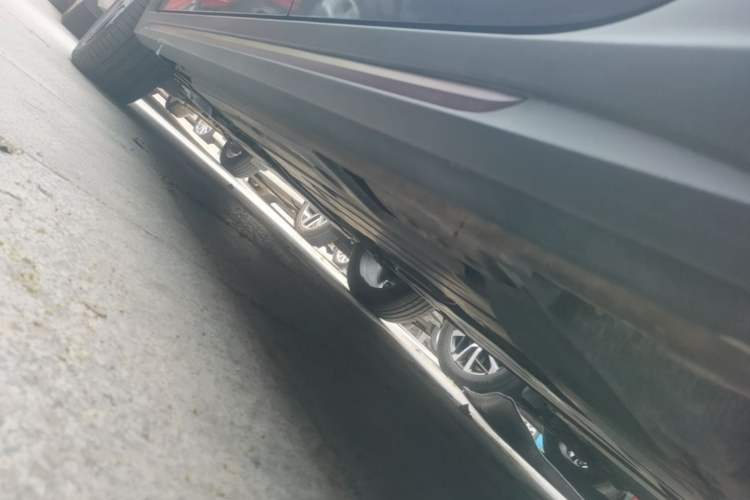 Used Lynk & Co 02 2022 2.0T DCT Shine Pro Left Side Sill