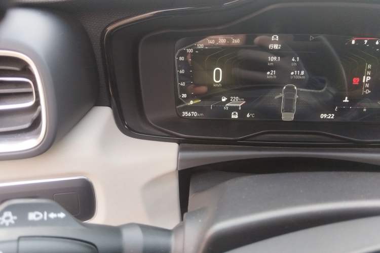 Used Lynk & Co 02 2022 2.0T DCT Shine Pro Odometer Close Up