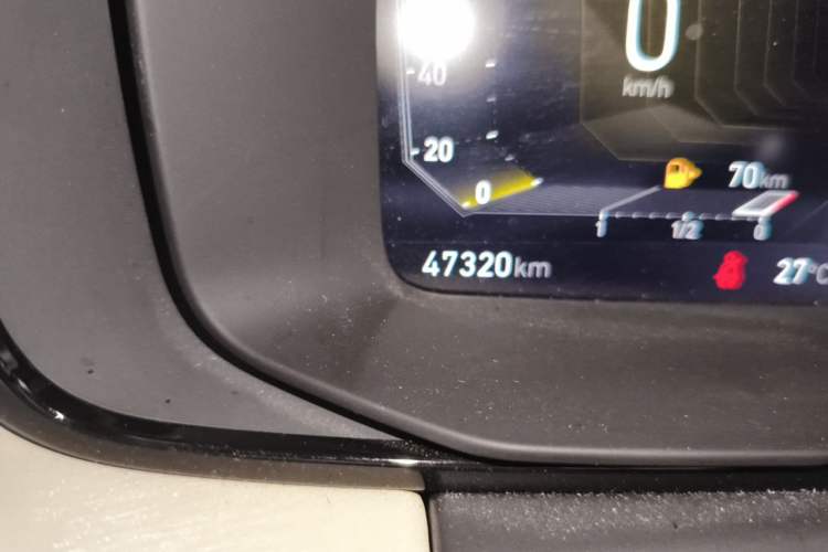 Used Lynk & Co 02 2022 1.5T DCT Shine Pro Odometer Close Up