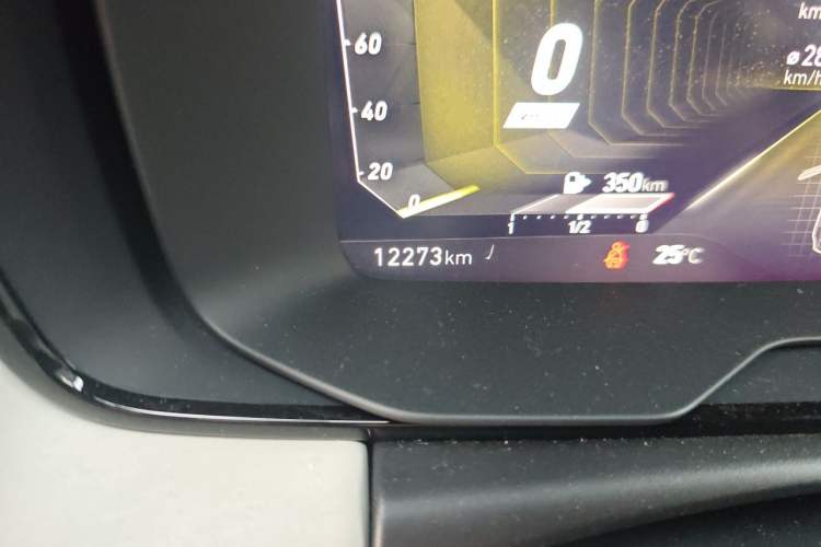 Used Lynk & Co 02 2022 1.5T DCT Shine Pro Odometer Close Up