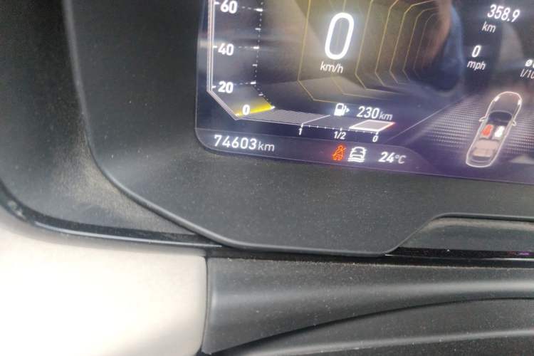 Used Lynk & Co 02 2022 2.0T DCT Shine Pro Odometer Close Up
