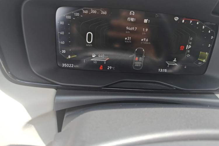 Used Lynk & Co 02 2022 1.5T DCT Shine Plus Odometer Close Up