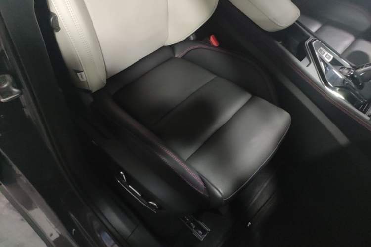 Used Lynk & Co 02 2022 1.5T DCT Shine Pro Right Front Seat