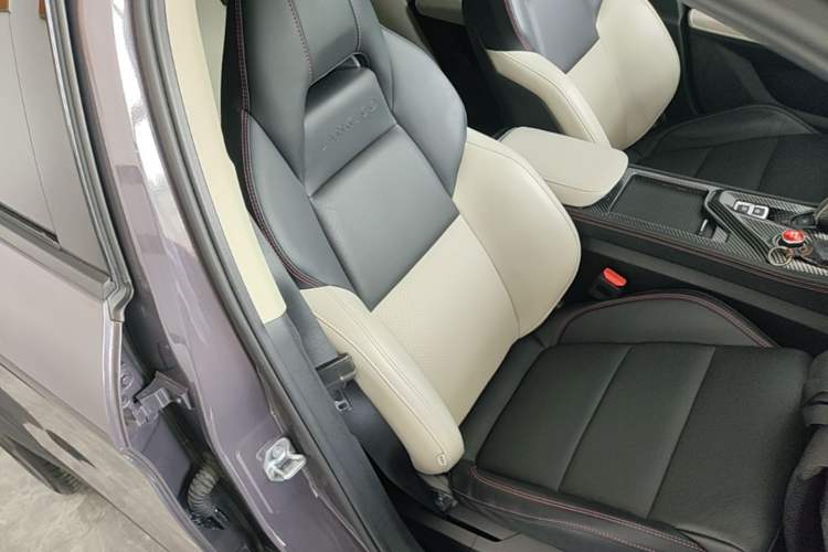 Used Lynk & Co 02 2022 2.0T DCT Shine Pro Right Front Seat