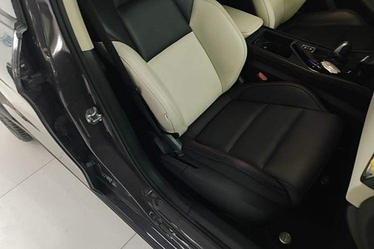 Used Lynk & Co 02 2022 1.5T DCT Shine Plus Right Front Seat