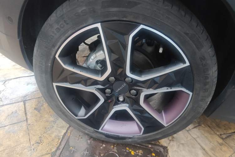 Used Lynk & Co 02 2022 2.0T DCT Shine Pro Right Rear Wheel Hub
