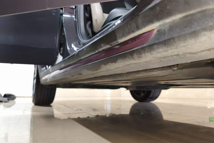 Used Lynk & Co 02 2022 1.5T DCT Shine Pro Right Side Sill