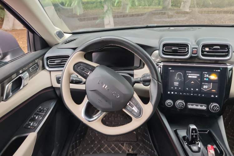 Used Lynk & Co 02 2022 1.5T DCT Shine Pro Steering Wheel
