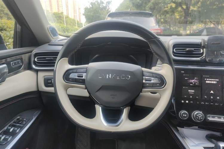 Used Lynk & Co 02 2022 2.0T DCT Shine Pro Steering Wheel