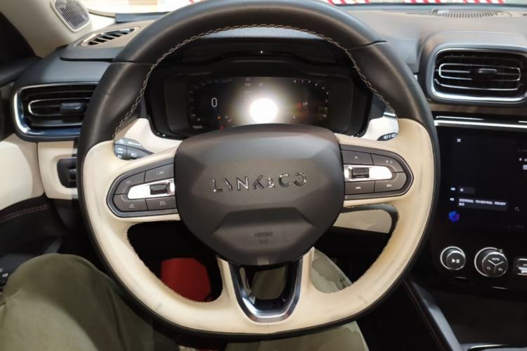 Used Lynk & Co 02 2022 1.5T DCT Shine Pro Steering Wheel