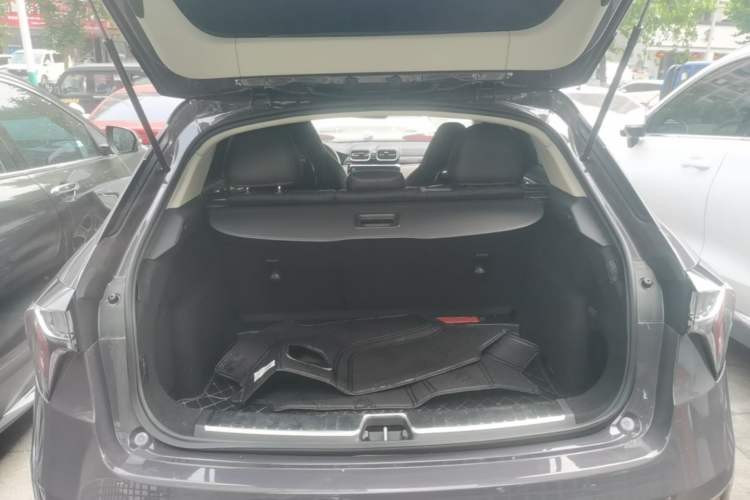 Used Lynk & Co 02 2022 2.0T DCT Shine Pro Trunk