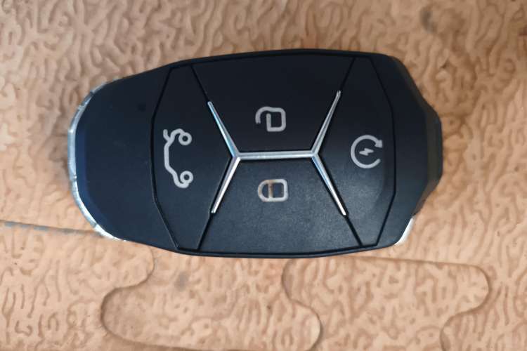 Used Lynk & Co 02 2022 2.0T DCT Shine Plus Vehicle Key