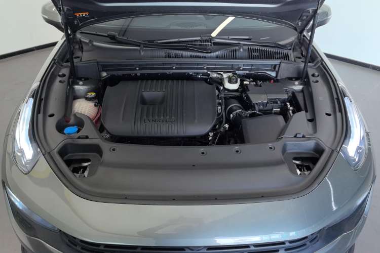 Used Lynk & Co 02 2022 2.0T DCT Shine Plus Engine Bay