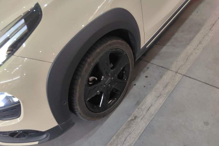 Used Lynk & Co 02 2022 2.0T DCT Shine Pro Exterior 5