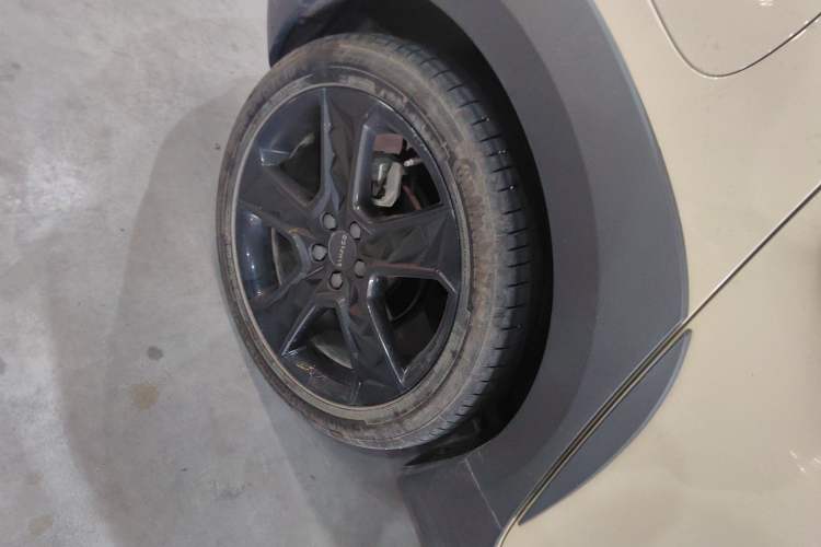 Used Lynk & Co 02 2022 2.0T DCT Shine Pro Exterior 6