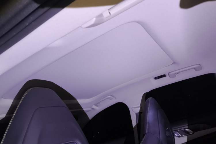 Used Lynk & Co 02 2022 2.0T DCT Shine Plus Headliner