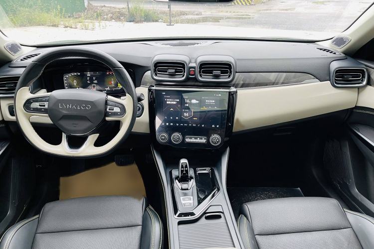 Used Lynk & Co 02 2022 1.5T DCT Shine Pro Interior 1