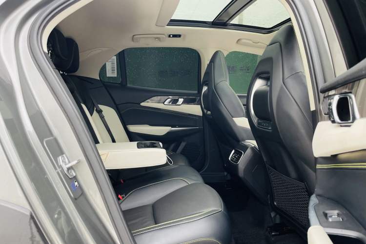 Used Lynk & Co 02 2022 1.5T DCT Shine Pro Interior 10