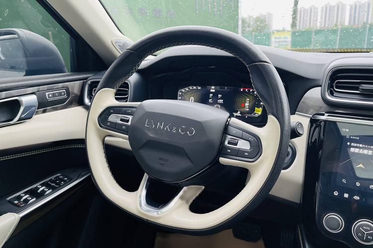 Used Lynk & Co 02 2022 1.5T DCT Shine Pro Interior 2