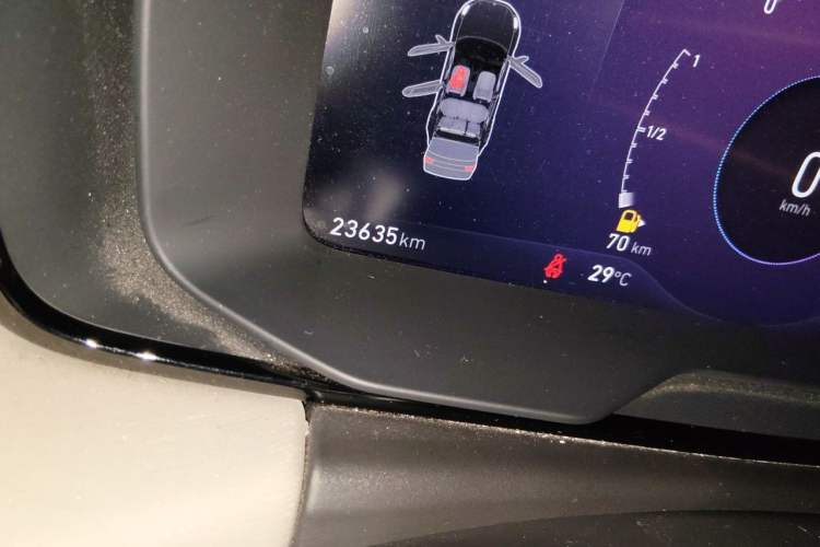Used Lynk & Co 02 2022 1.5T DCT Shine Pro Odometer Close Up
