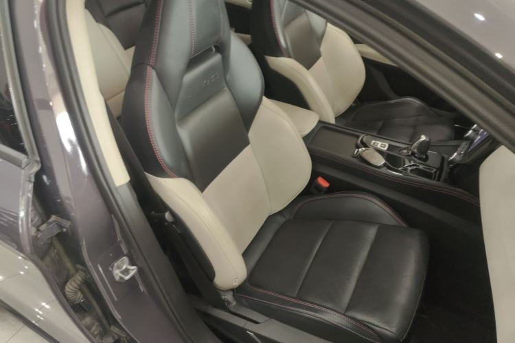 Used Lynk & Co 02 2022 1.5T DCT Shine Pro Right Front Seat