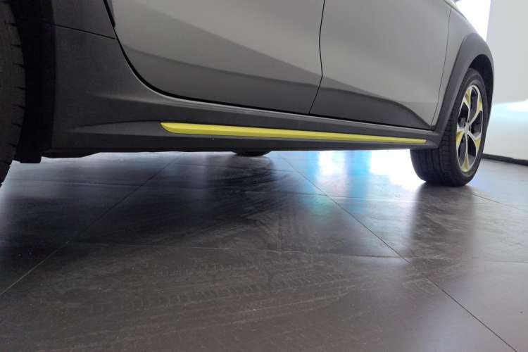 Used Lynk & Co 02 2022 2.0T DCT Shine Plus Right Side Sill