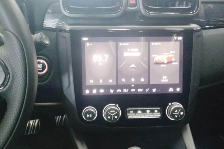 Used Lynk & Co 02 Hatchback 2021 2.0TD Halo Audio And AC Panel