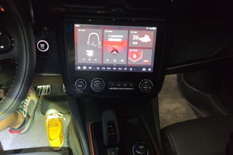 Used Lynk & Co 02 Hatchback 2021 2.0TD Halo Driving Control Kit Edition Audio And AC Panel