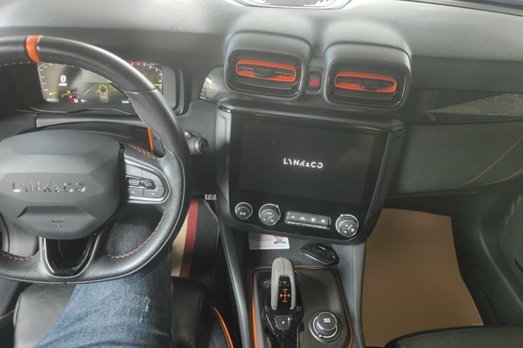 Used Lynk & Co 02 Hatchback 2021 2.0TD Halo Driving Control Kit Edition Center Console