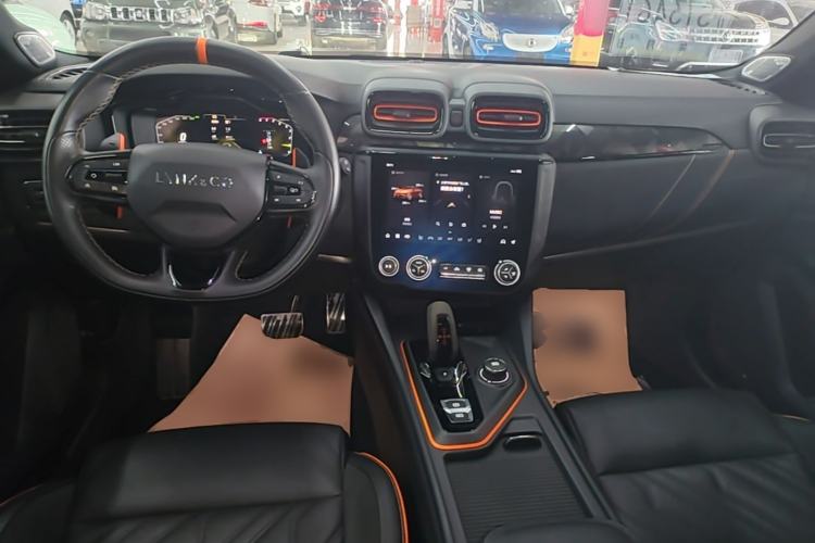 Used Lynk & Co 02 Hatchback 2021 2.0TD Halo Driving Control Kit Edition Center Console